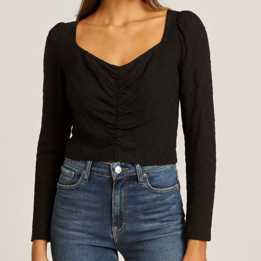 ASTR The Label Black Textured Long Sleeve Crop Top Size Small